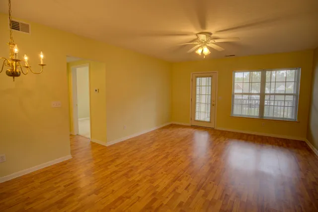 $179,000 | 920 Oakbrook Drive, Jackson, MI 49203