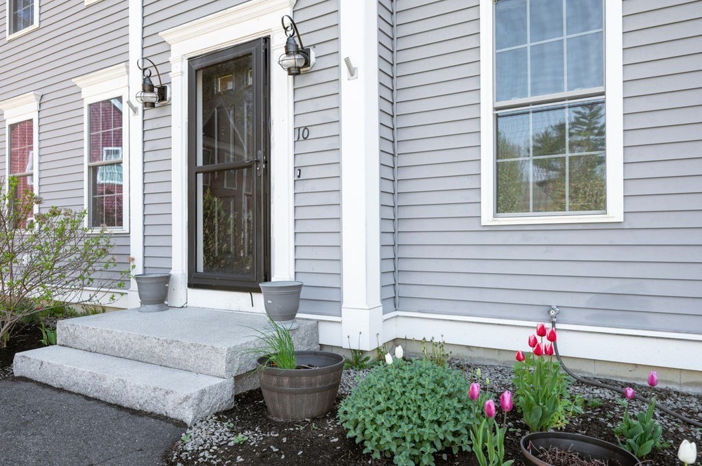 10 Caitlin Road Salisbury, MA 01952 - Photo 4 of 33
