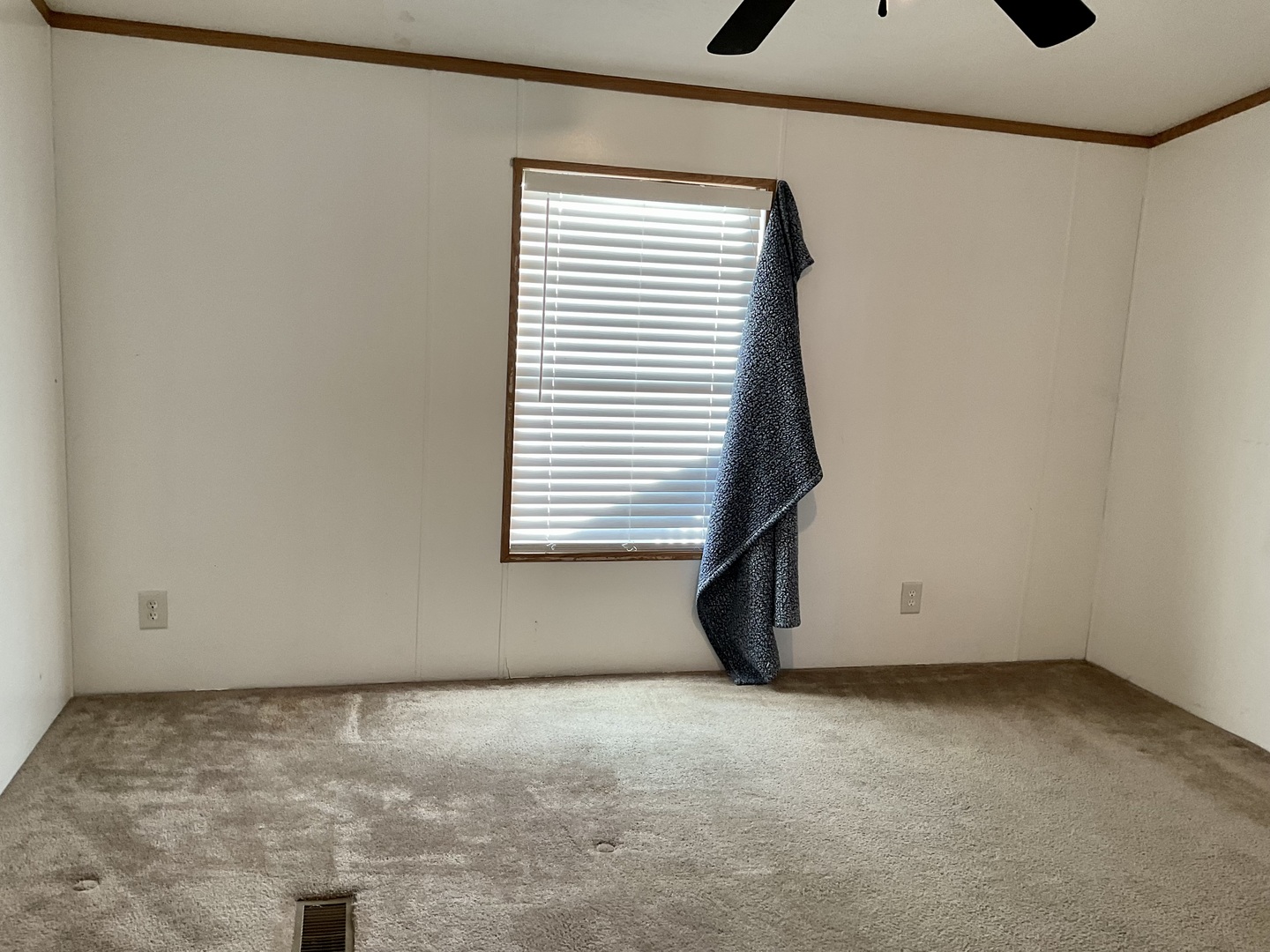 281 Misty Ridge Lakemoor, IL 60051 - Photo 7 of 16 a view of a room that has a window in it