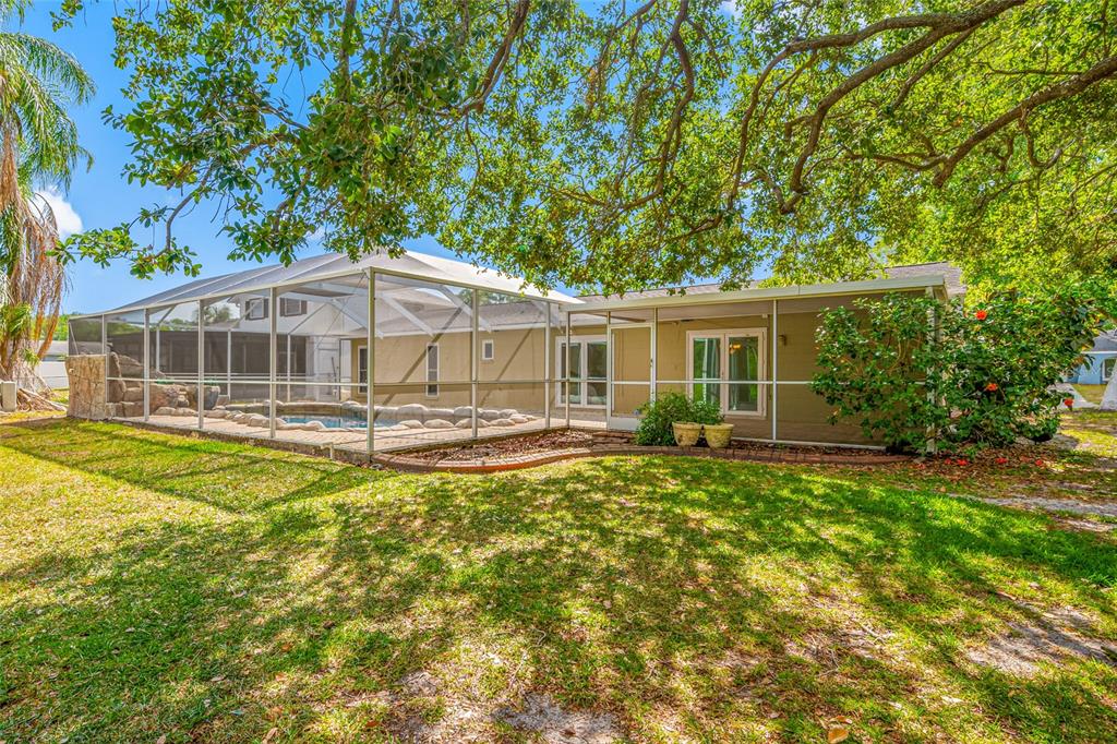 4448 Ranchwood Lane Tampa, FL 33624 - Photo 15 of 45