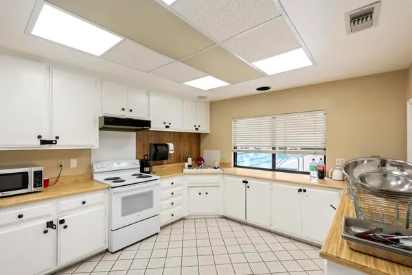 $600,000 | 12188 Rancho Bernardo Road, Unit B, San Diego, CA 92128