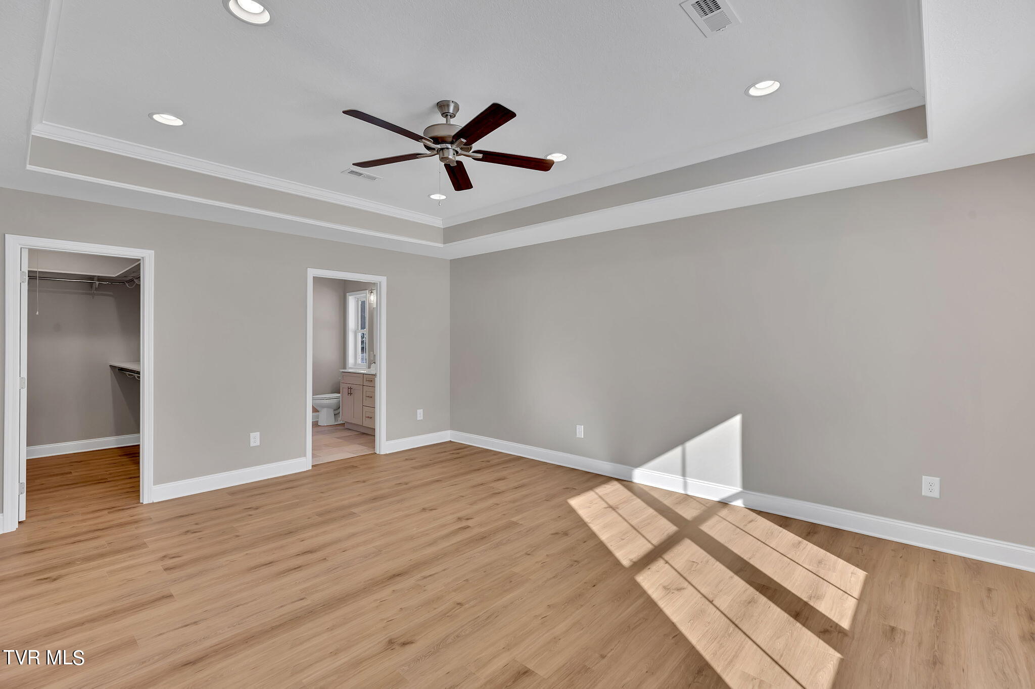 125 Ervin Loop Erwin, TN 37650 - Photo 15 of 44 13-web-or-mls-217A1860