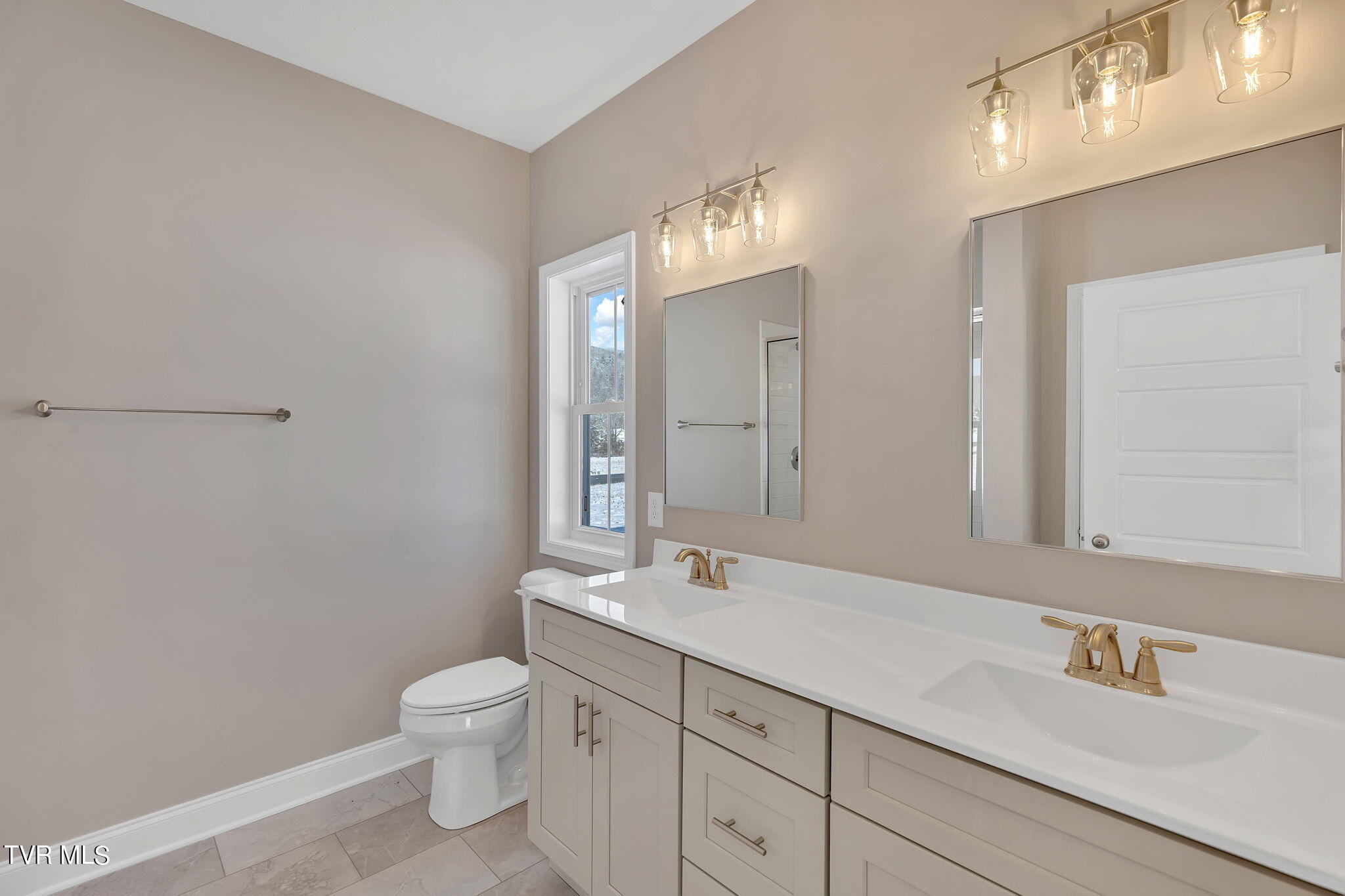 125 Ervin Loop Erwin, TN 37650 - Photo 17 of 44 15-web-or-mls-217A1870