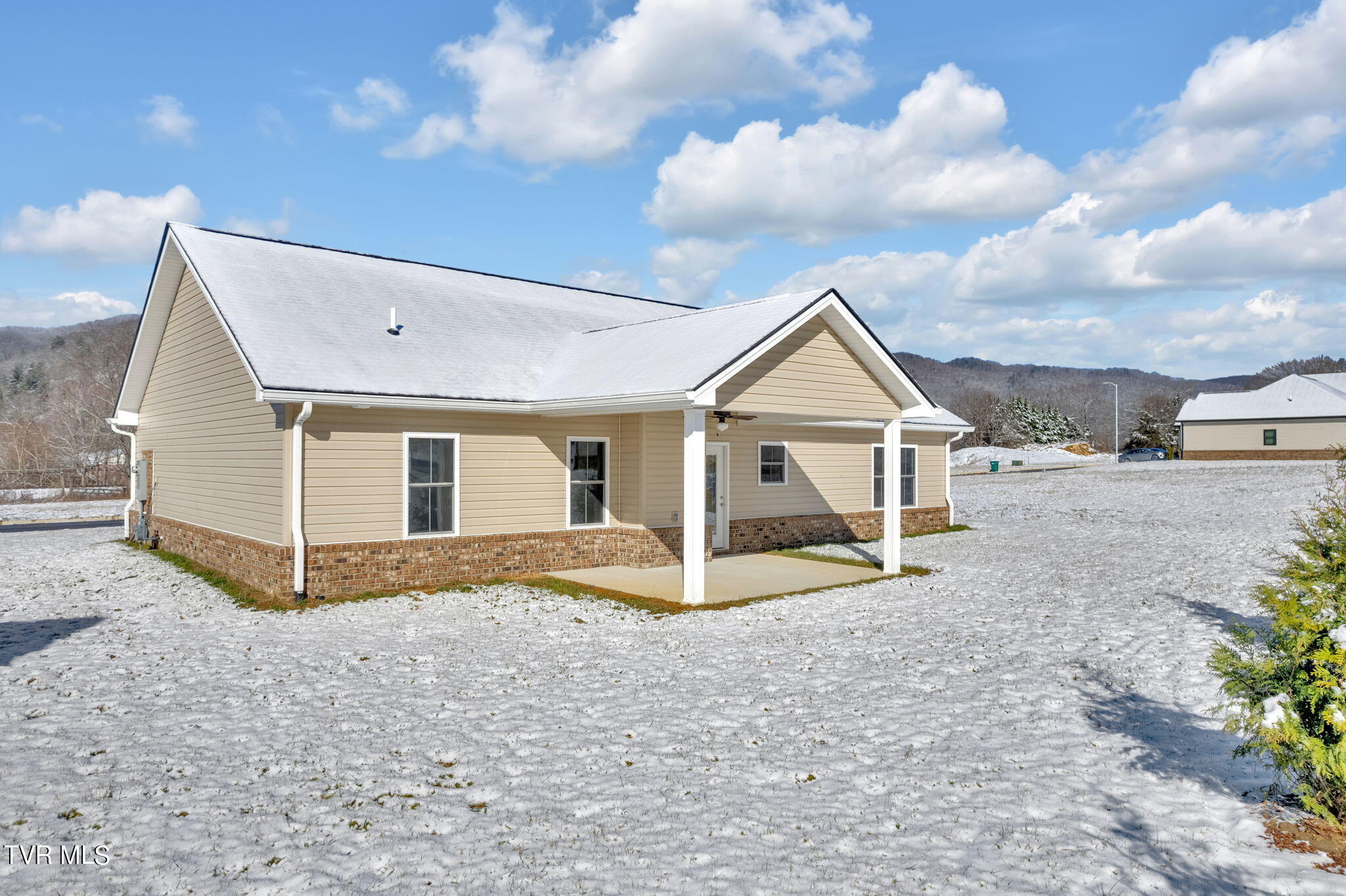 125 Ervin Loop Erwin, TN 37650 - Photo 33 of 44 30-web-or-mls-DJI_0163
