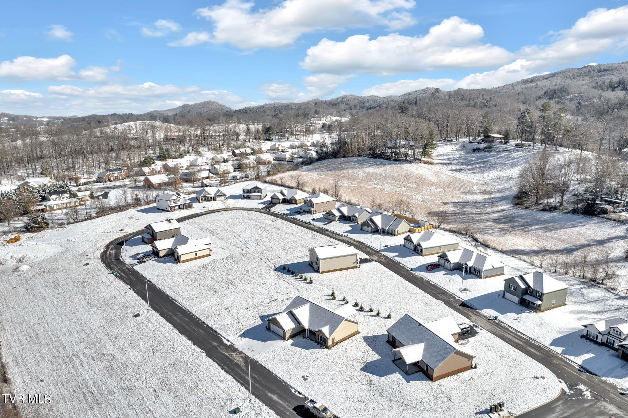 125 Ervin Loop Erwin, TN 37650 - Photo 36 of 44 33-web-or-mls-DJI_0238