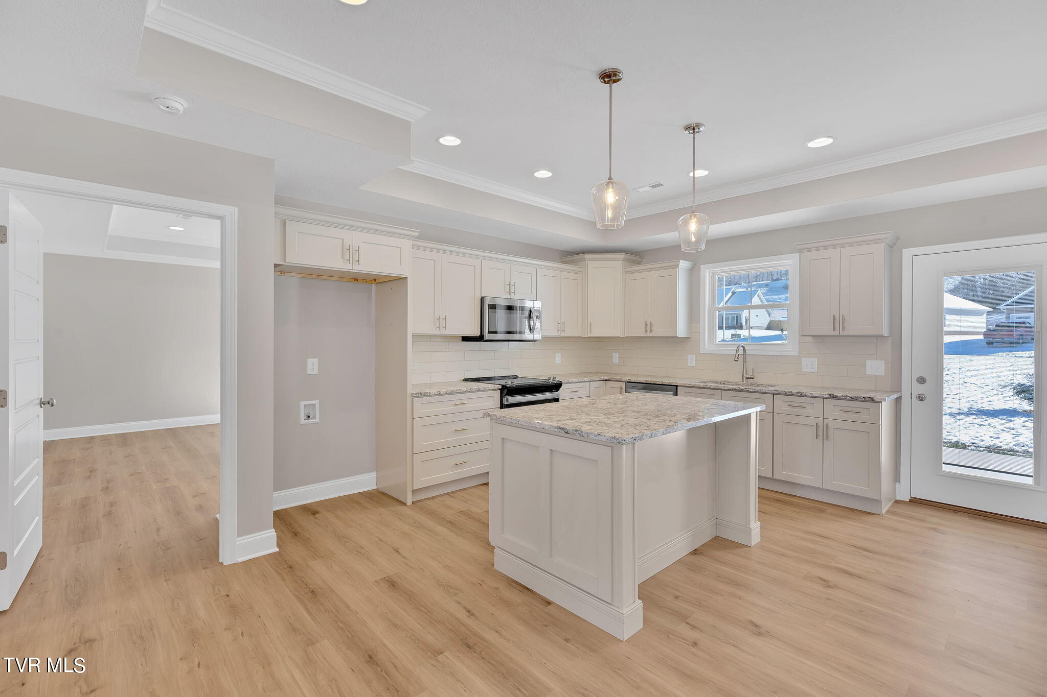 125 Ervin Loop Erwin, TN 37650 - Photo 5 of 44 4-web-or-mls-217A1805