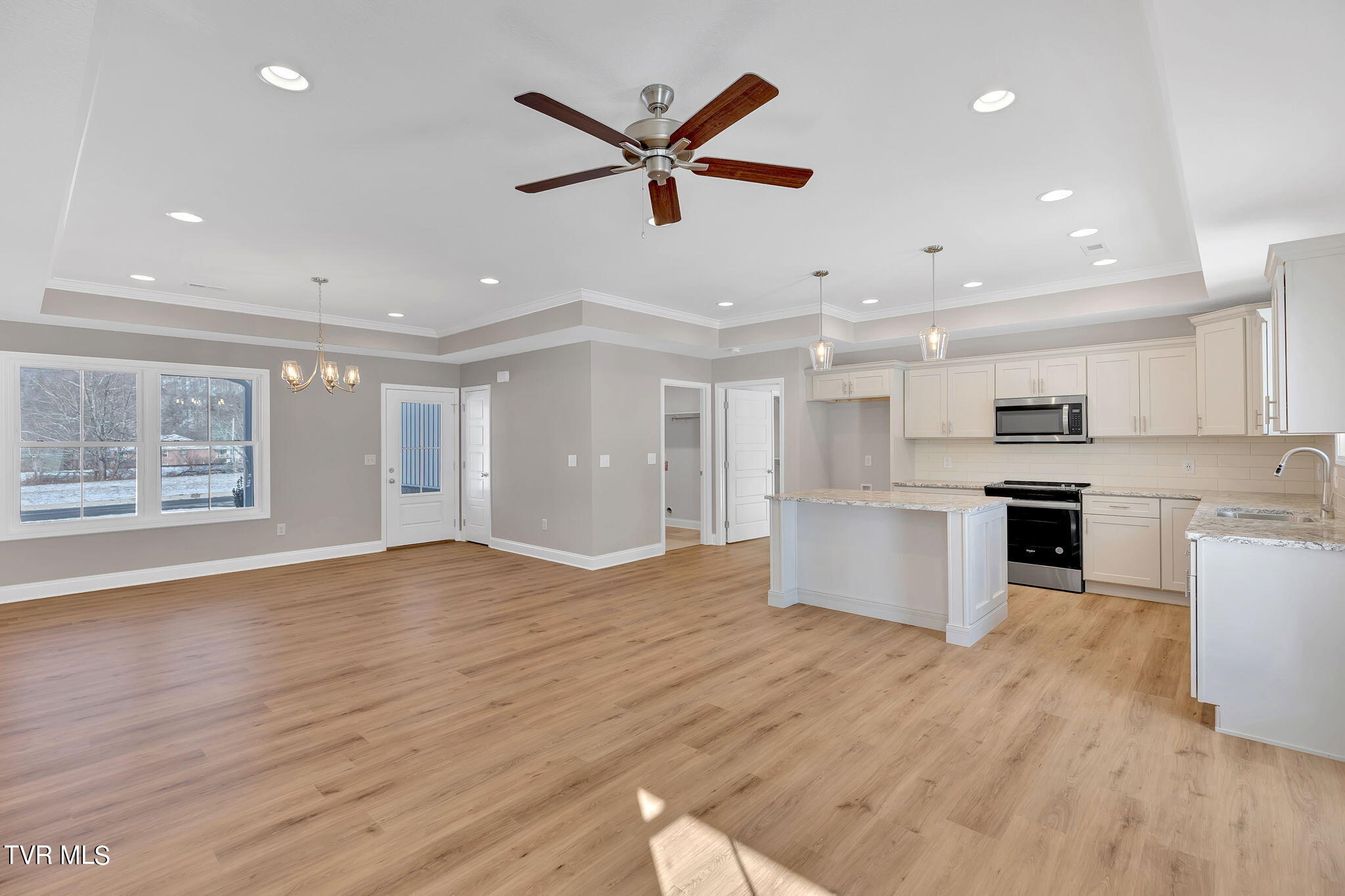 125 Ervin Loop Erwin, TN 37650 - Photo 7 of 44 5-web-or-mls-217A1810