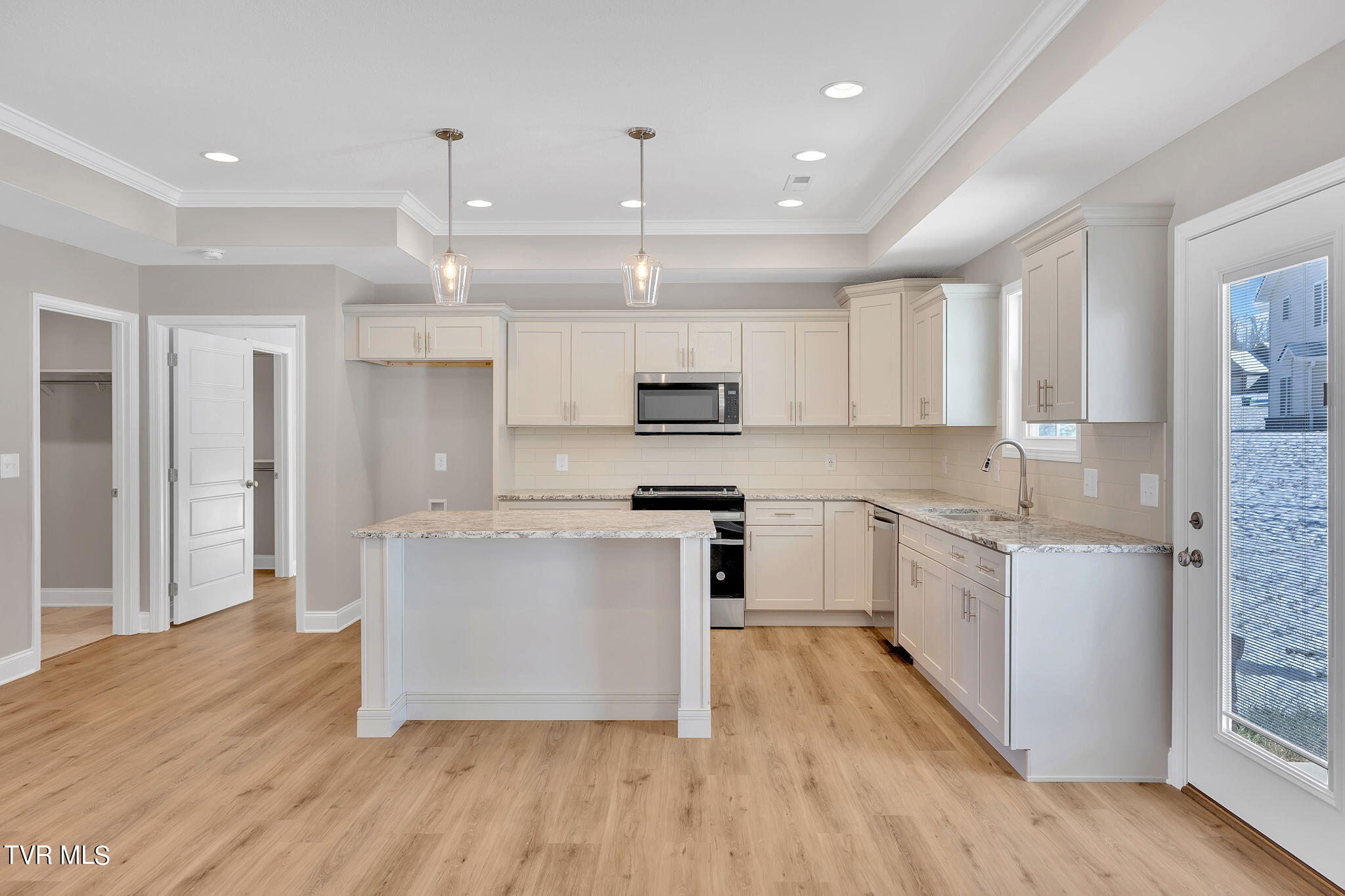 125 Ervin Loop Erwin, TN 37650 - Photo 8 of 44 6-web-or-mls-217A1820