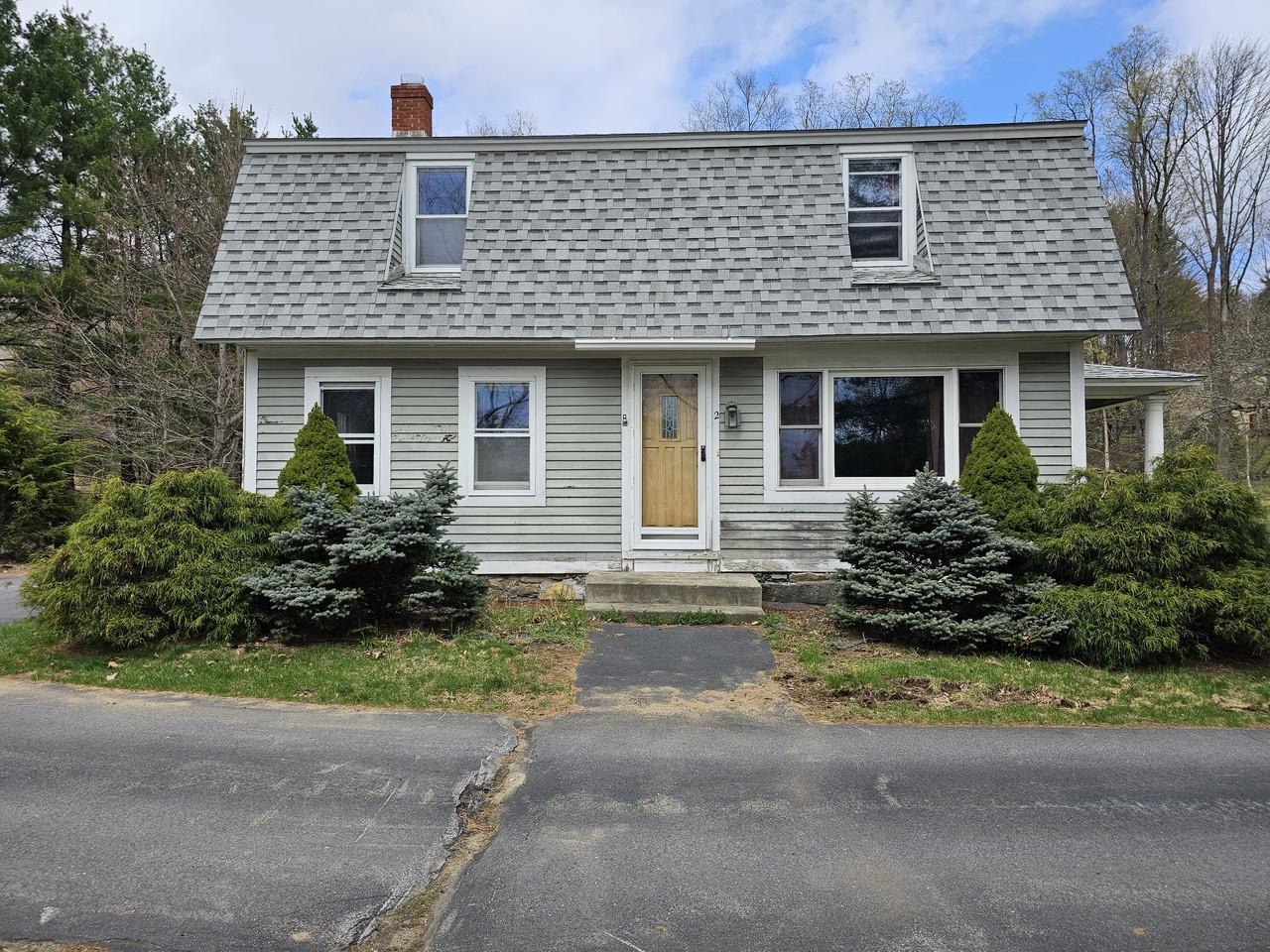 2 Lockwood Avenue Springfield, VT 05156 - Photo 3 of 40