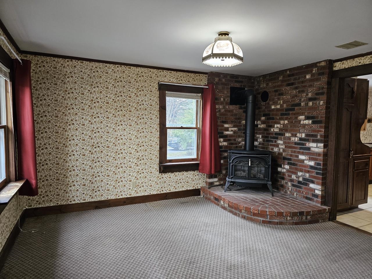 2 Lockwood Avenue Springfield, VT 05156 - Photo 9 of 40