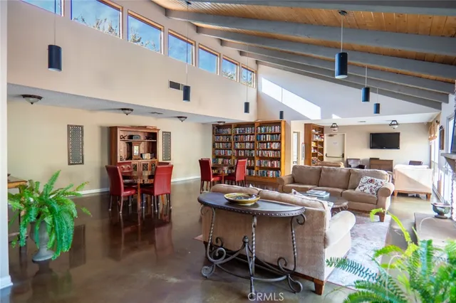 $319,000 | 327 Chestnut Hill Court, Unit 22, Thousand Oaks, CA 91360