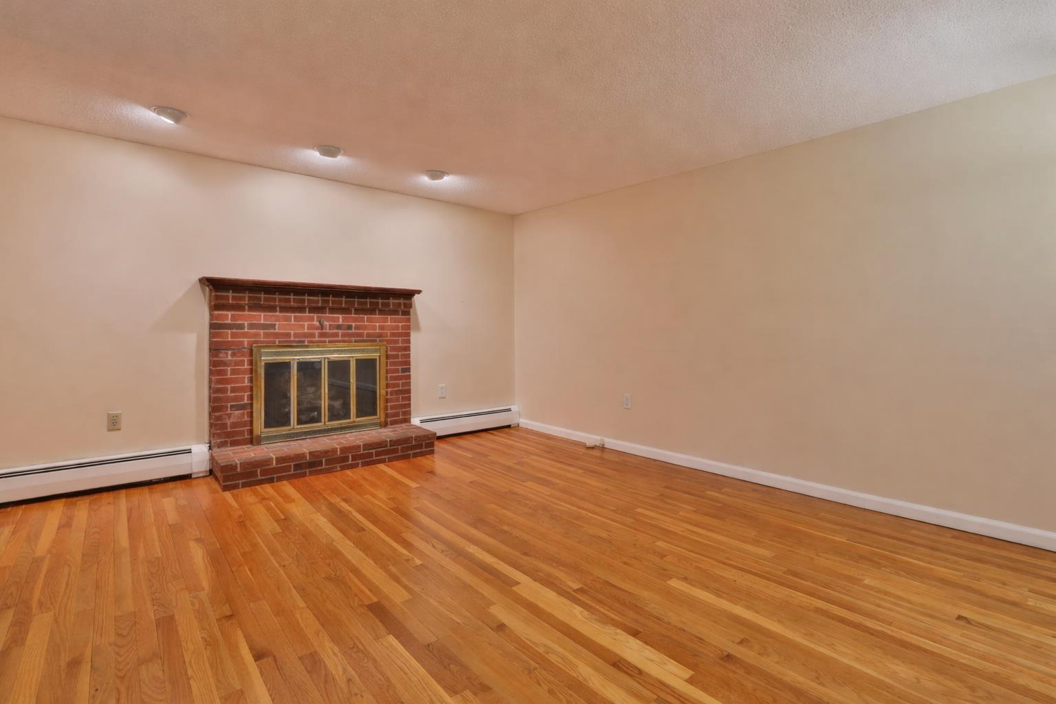77 Dunbarton Drive Nashua, NH 03063 - Photo 12 of 51
