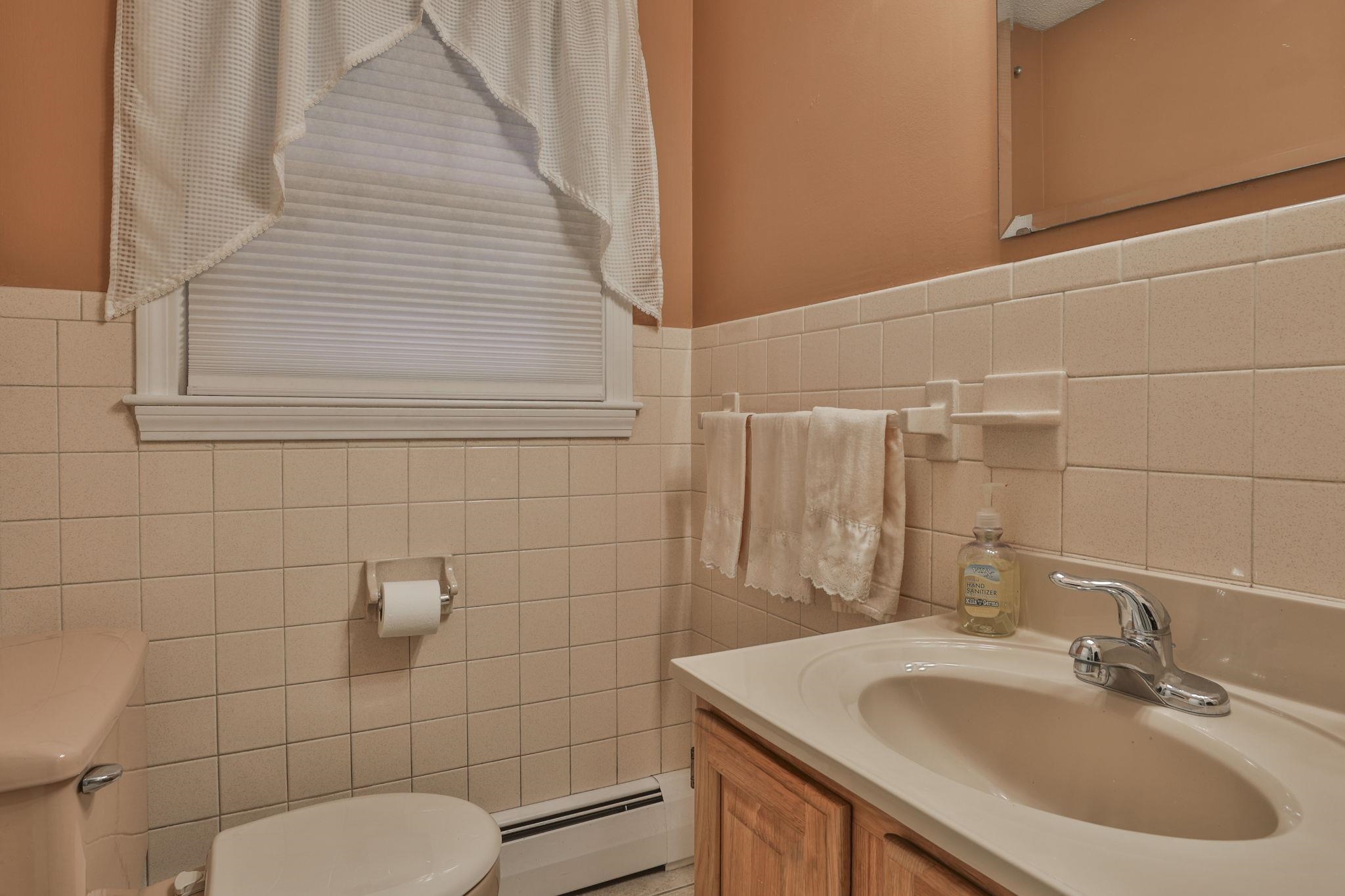 77 Dunbarton Drive Nashua, NH 03063 - Photo 13 of 51
