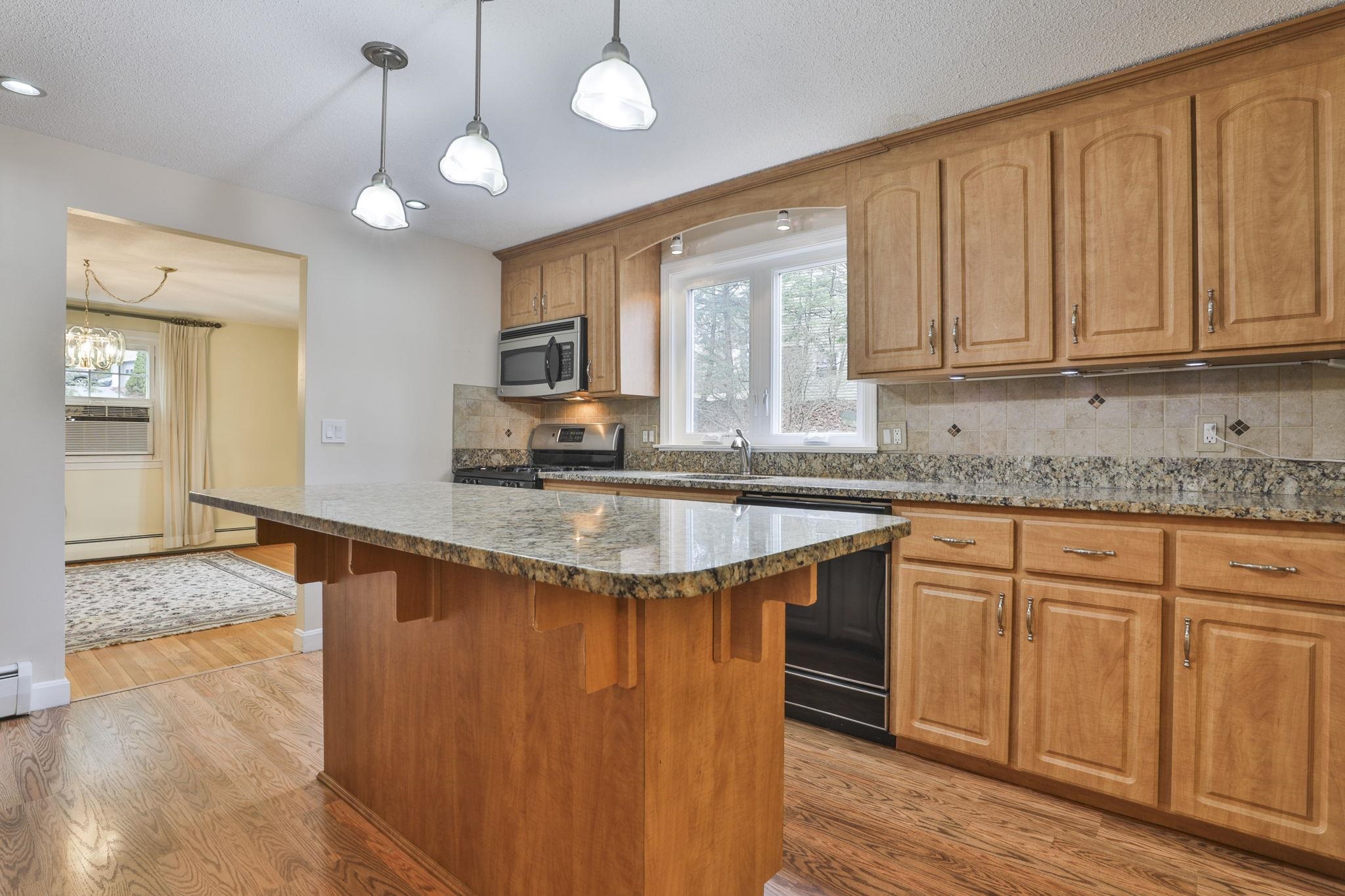 77 Dunbarton Drive Nashua, NH 03063 - Photo 15 of 51