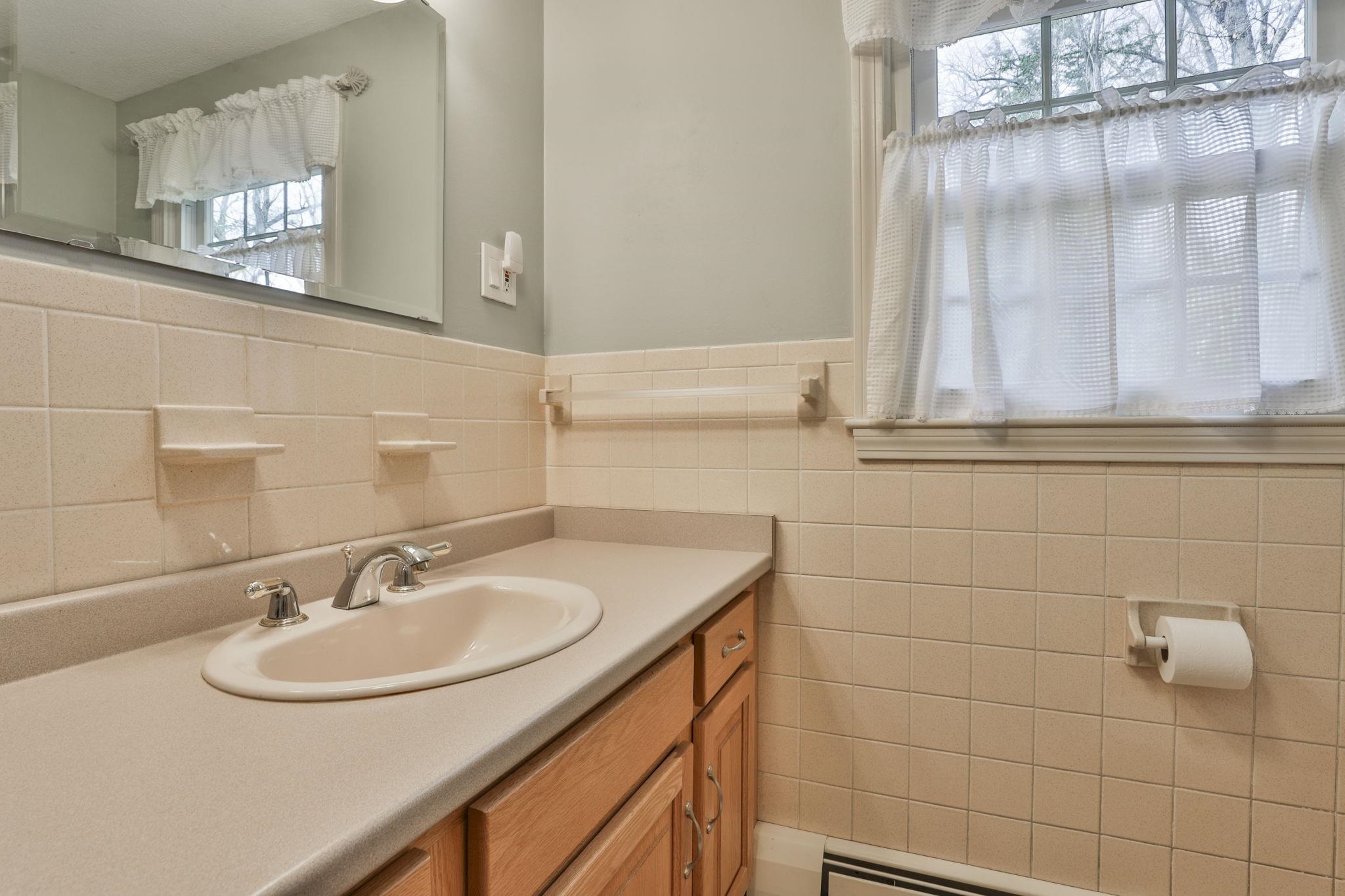 77 Dunbarton Drive Nashua, NH 03063 - Photo 46 of 51