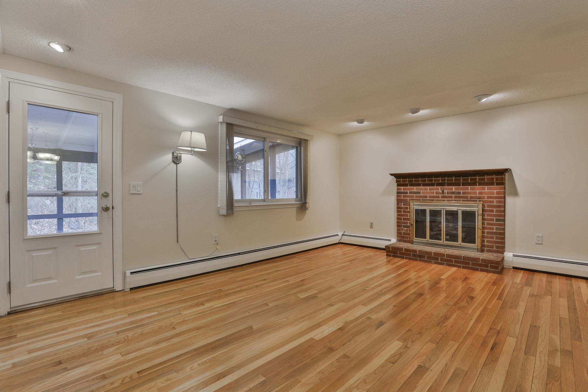 77 Dunbarton Drive Nashua, NH 03063 - Photo 8 of 51