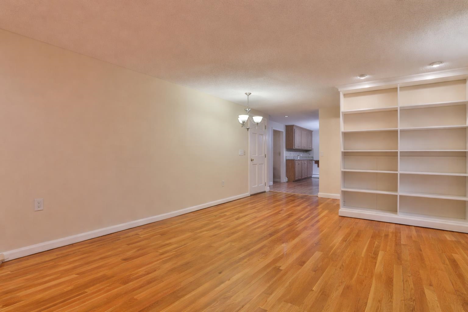 77 Dunbarton Drive Nashua, NH 03063 - Photo 10 of 51