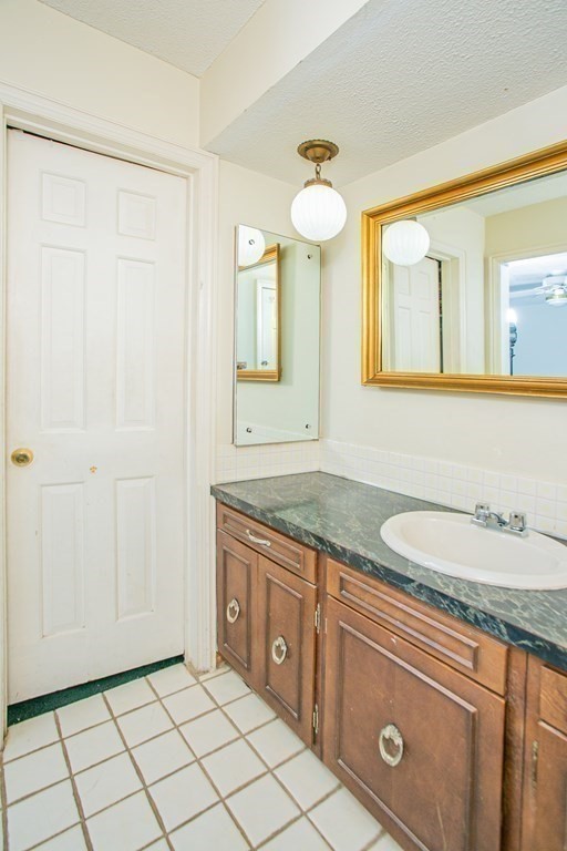 399 Marion Road Middleboro, MA 02346 - Photo 18 of 38