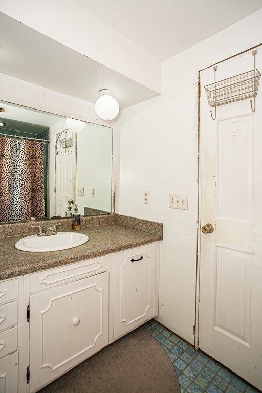 399 Marion Road Middleboro, MA 02346 - Photo 22 of 38