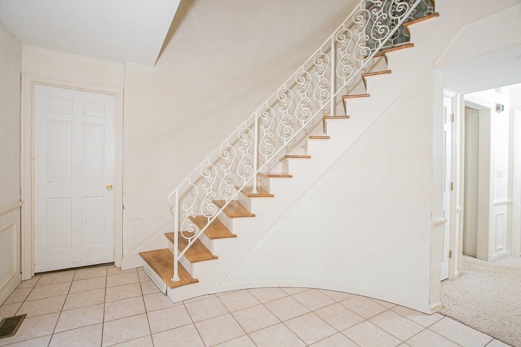 399 Marion Road Middleboro, MA 02346 - Photo 8 of 38