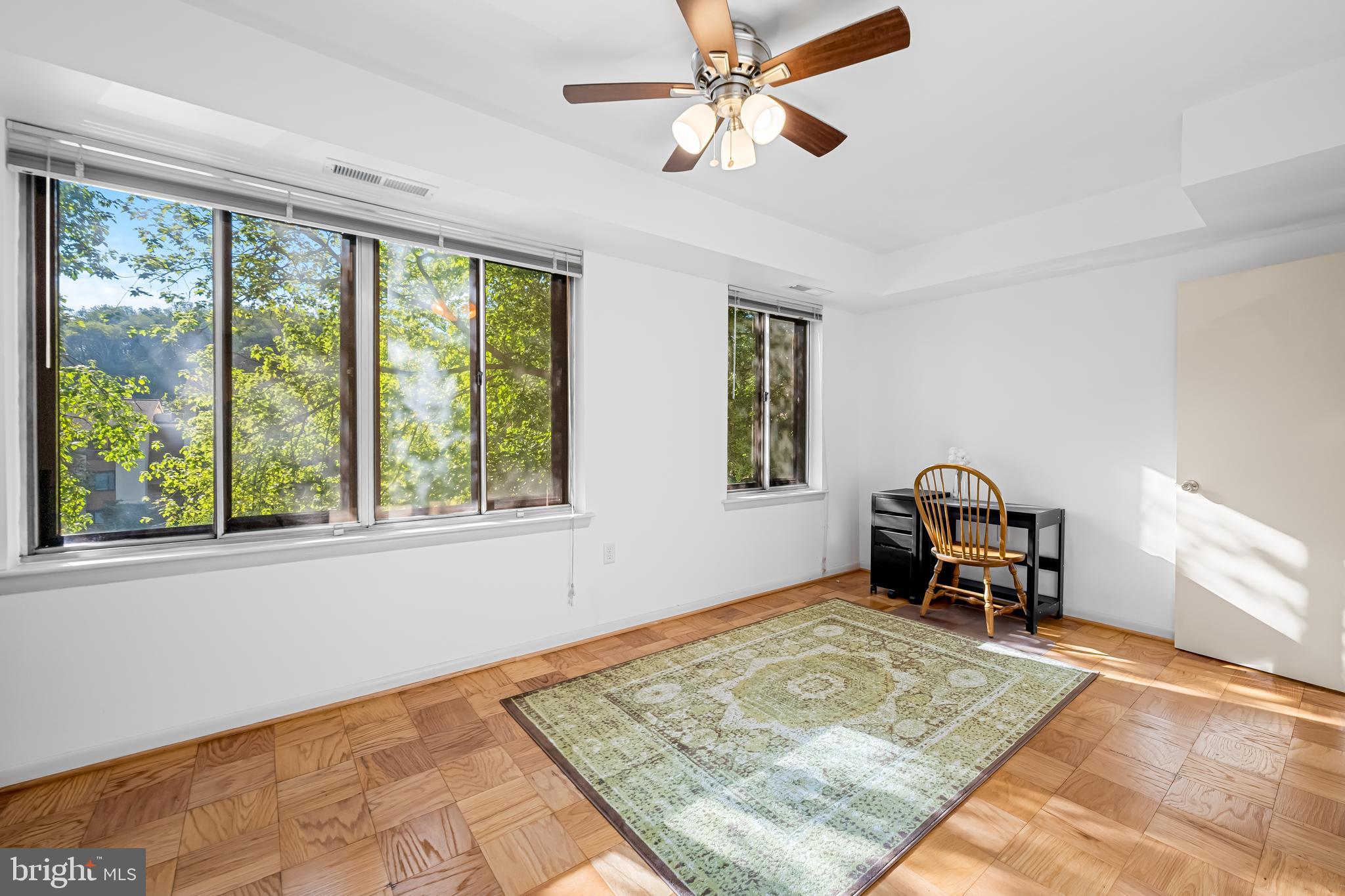 17 Hamill Road, Unit F Baltimore, MD 21210 - Photo 14 of 47 a living room with furniture and a window