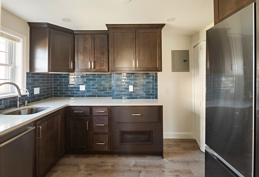 39 Charlesbank Road, Unit 39 Newton, MA 02458 - Photo 11 of 21