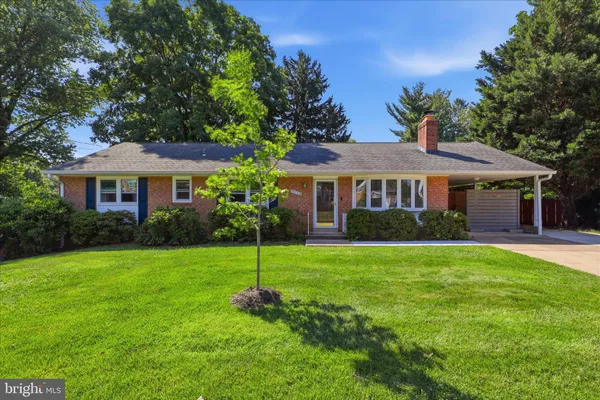 $4,400 | 10703 Almond Street, Fairfax, VA 22032