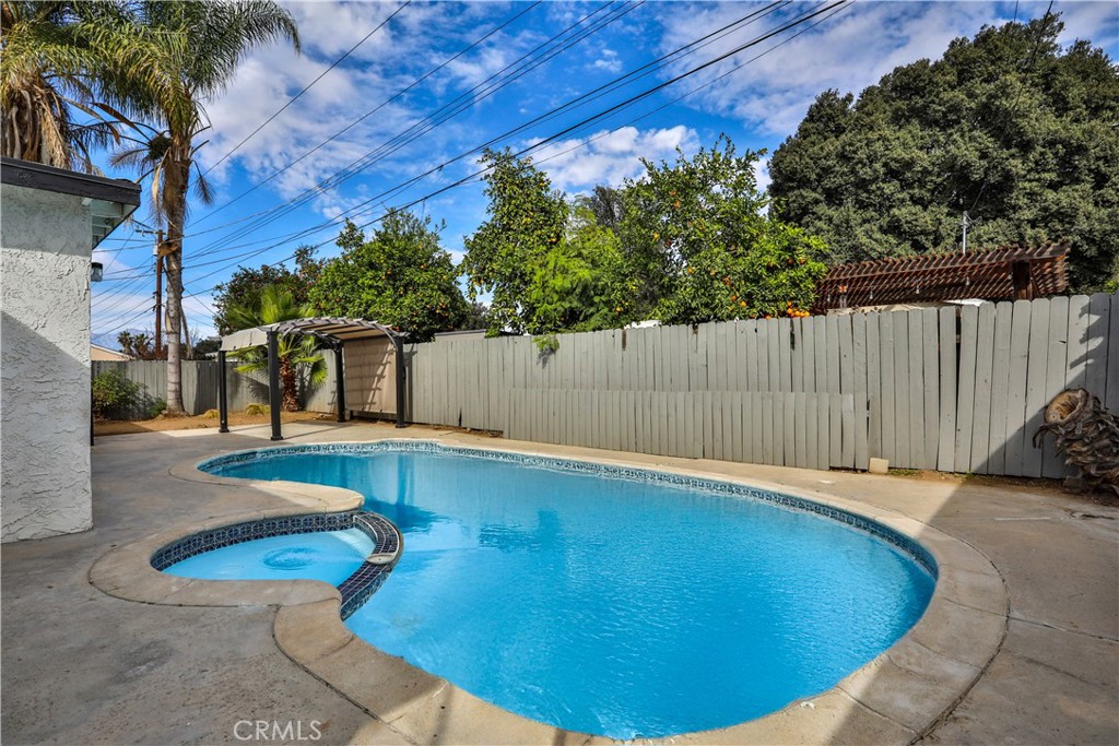 4035 Madrona Road Riverside, CA 92504 - Photo 11 of 45