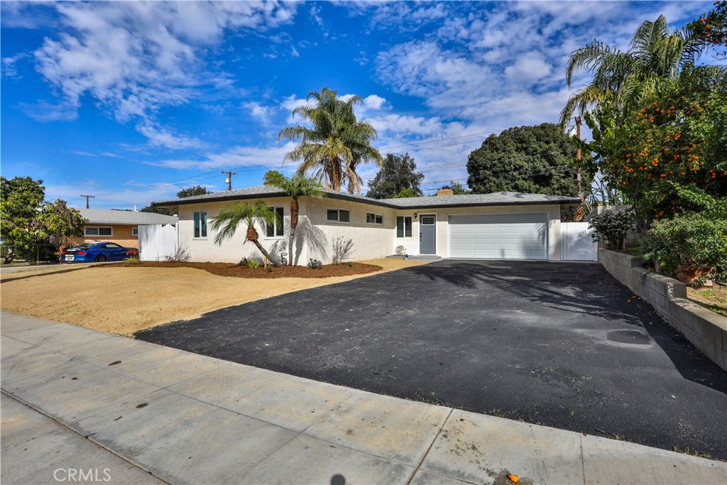 4035 Madrona Road Riverside, CA 92504 - Photo 4 of 45