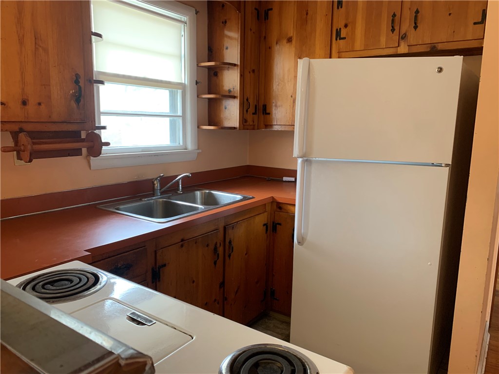 316 Mail Coach Road Portsmouth, RI 02871 - Photo 8 of 30