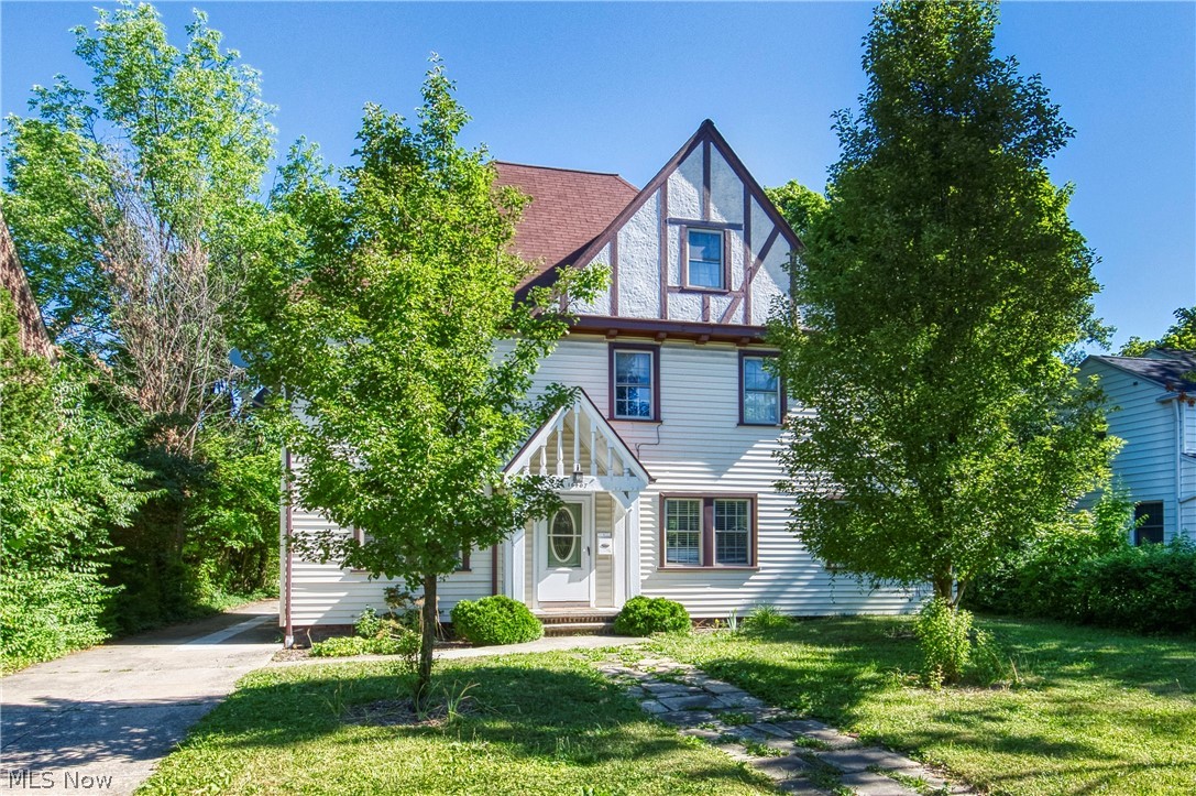 16407 Fernway Road Cleveland, OH 44120 - Photo 2 of 4