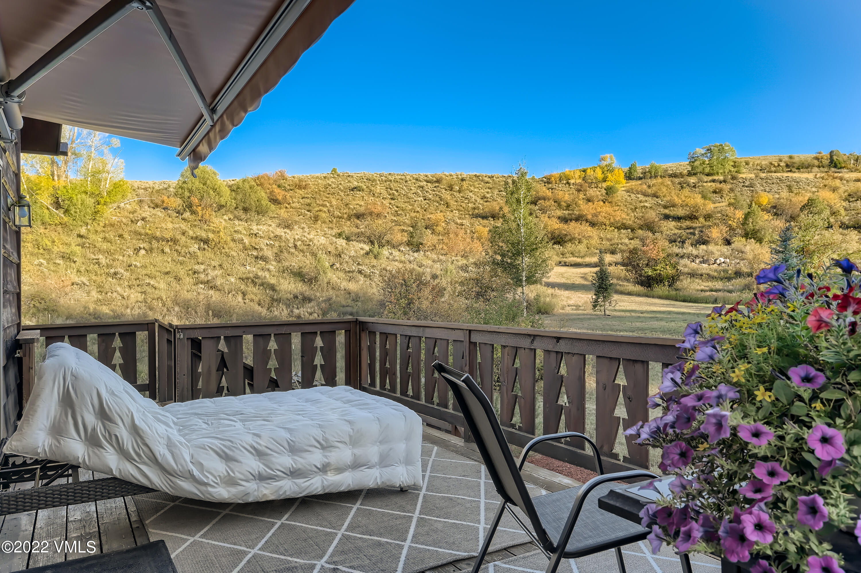 1476 Lake Creek Road Edwards, CO 81632 - Photo 7 of 35 a view of balcony with furniture