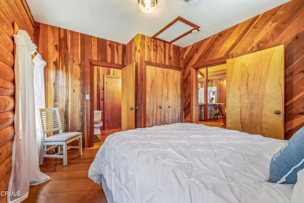 32001 Little Valley Road Fort Bragg, CA 95437 - Photo 15 of 45 Guest Room