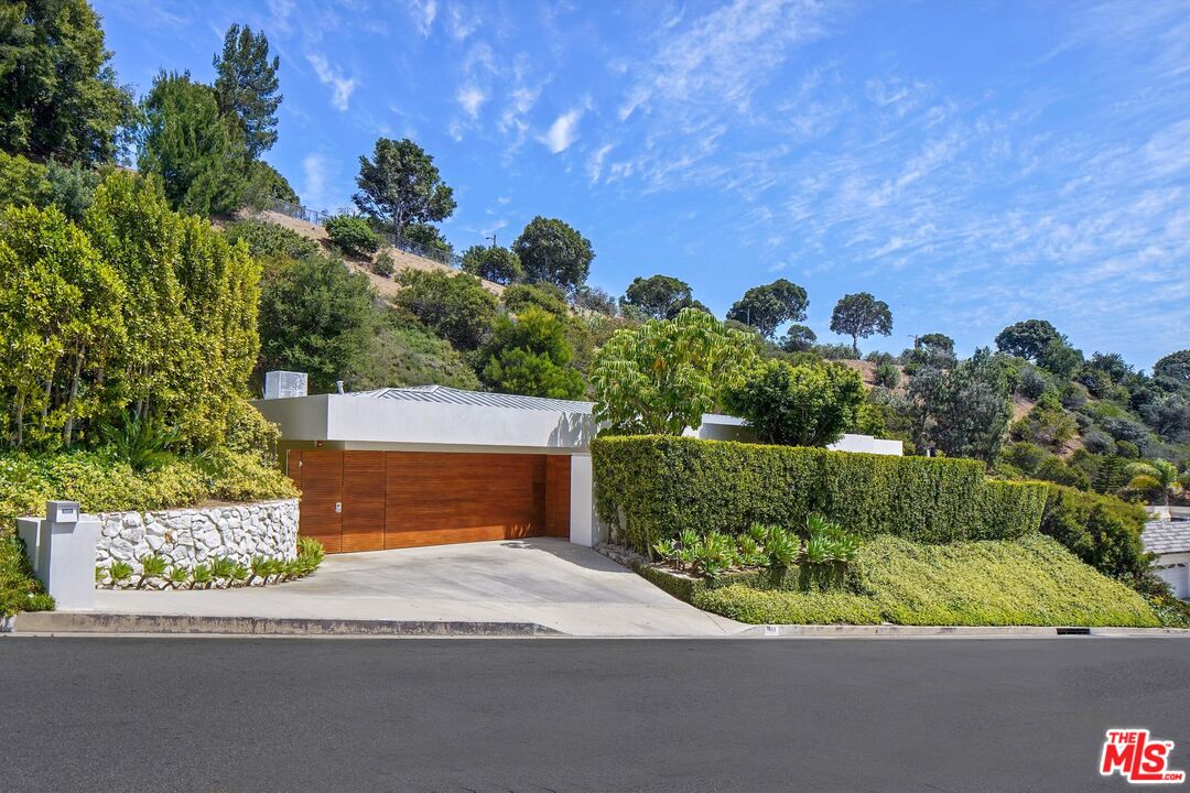 1106 North Hillcrest Road Beverly Hills, CA 90210 - Photo 21 of 21