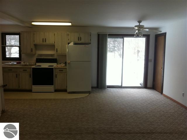 2175 Warren Road Beulah, MI 49617 - Photo 9 of 25 1778450-8.JPG