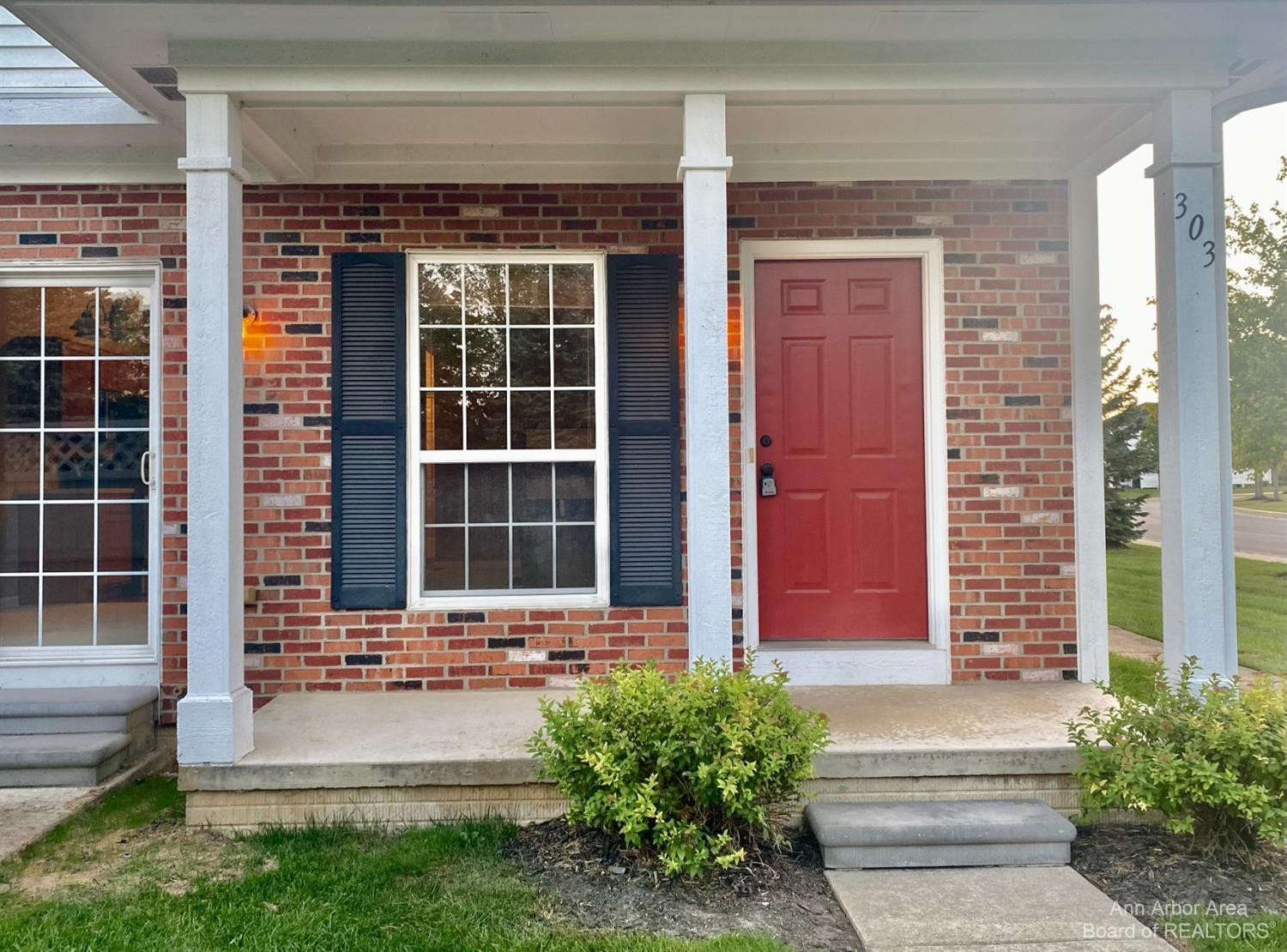 303 Riversedge Drive Saline, MI 48176 - Photo 2 of 29 Photo 2