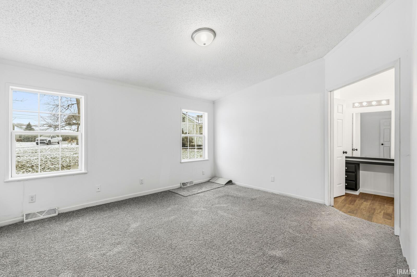 1628 South Spring Street Mishawaka, IN 46544 - Photo 17 of 36