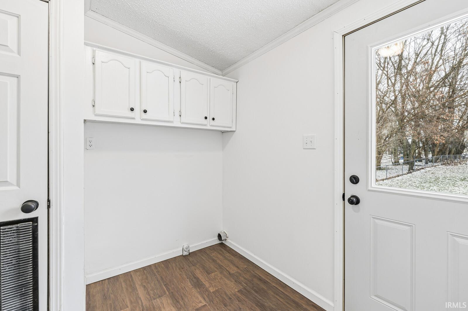 1628 South Spring Street Mishawaka, IN 46544 - Photo 23 of 36