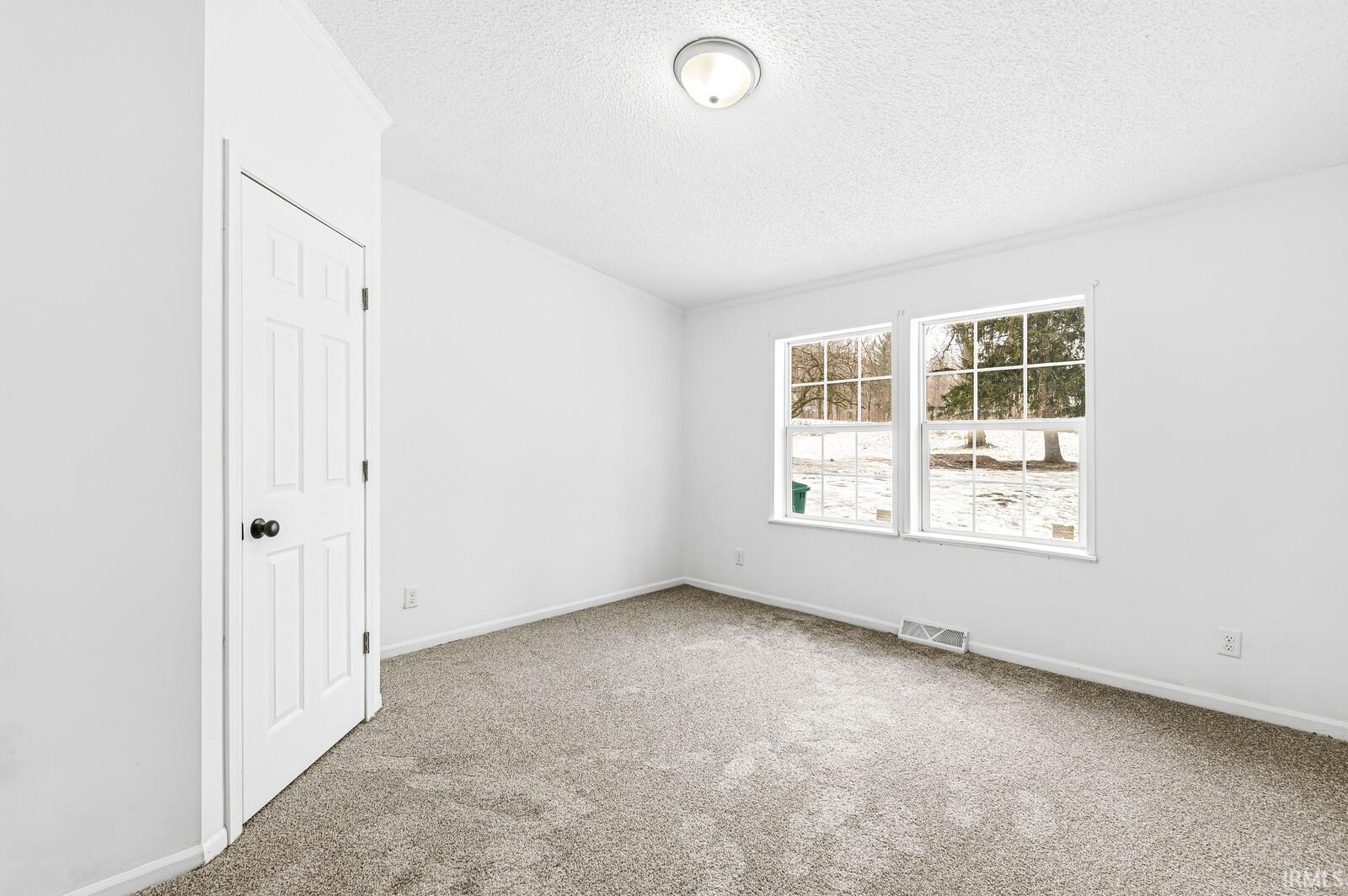 1628 South Spring Street Mishawaka, IN 46544 - Photo 24 of 36