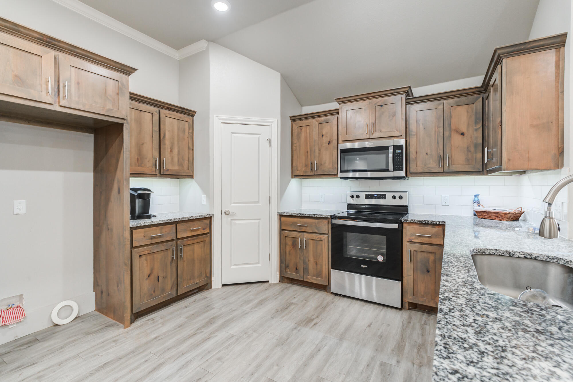 7004 24th Street Lubbock, TX 79407 - Photo 16 of 35 7004-24th-St_Lubbock-TX_23_Kitchen