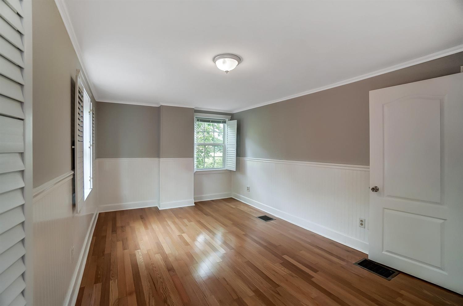 9911 Pippin Road Cincinnati, OH 45231 - Photo 19 of 40