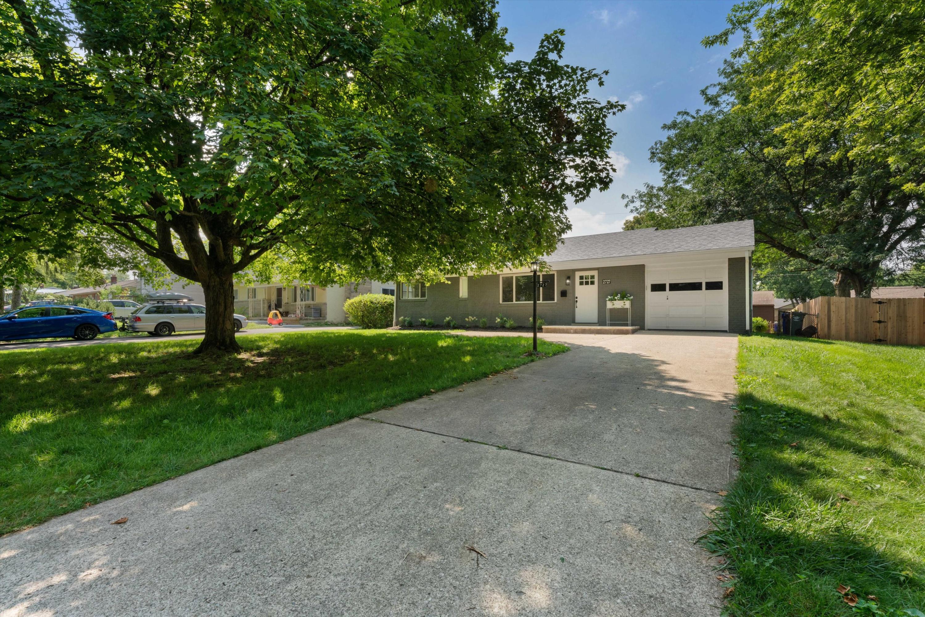 2727 Bristol Road Columbus, OH 43221 - Photo 3 of 47