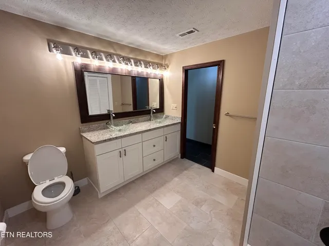 $975,000 | 2900 Highway 11W, Blountville, TN 37617