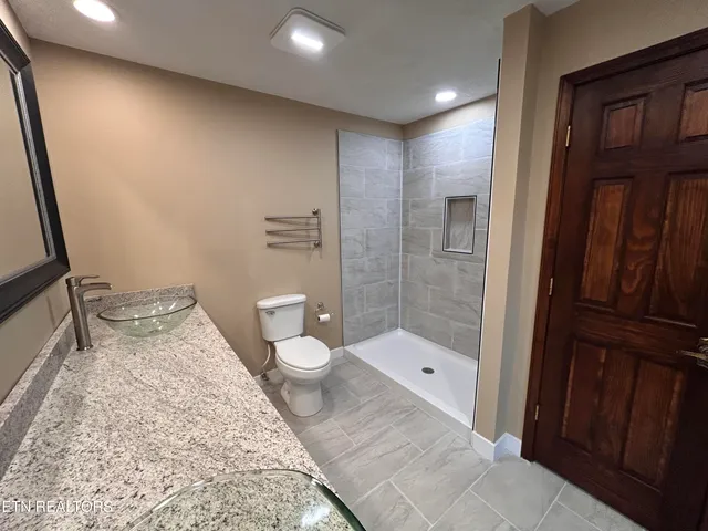 $975,000 | 2900 Highway 11W, Blountville, TN 37617