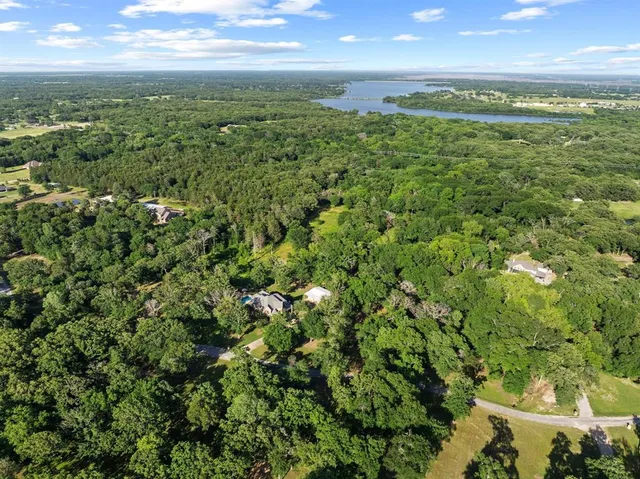 $890,000 | 383 County Road 1452, Bonham, TX 75418