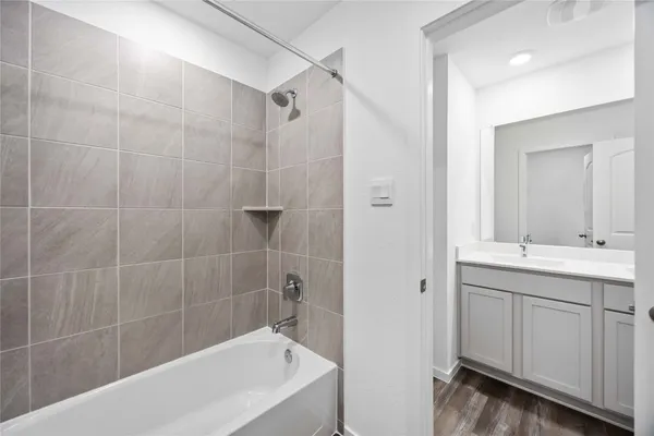 $2,250 | 510 Belle Spgs Lane, Conroe, TX 77301