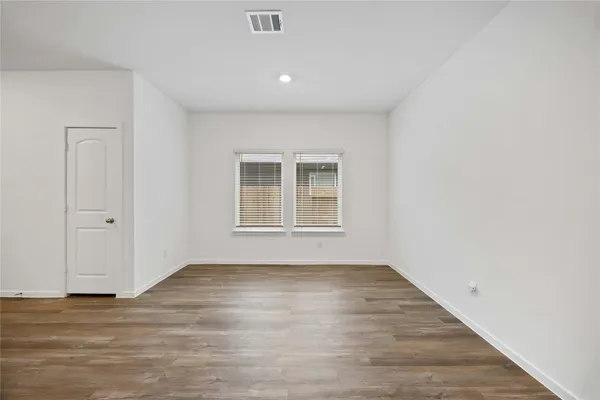 $2,250 | 510 Belle Spgs Lane, Conroe, TX 77301