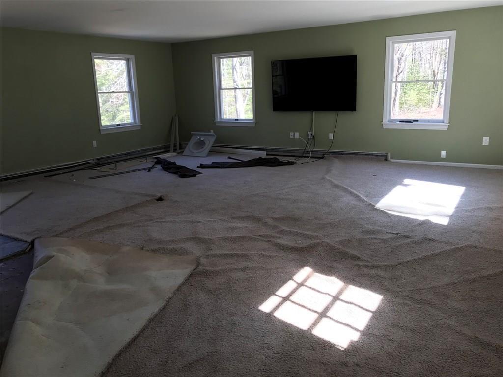 2 Bears Run Road Freeport, ME 04032 - Photo 9 of 12 Huge family room. Not too much...