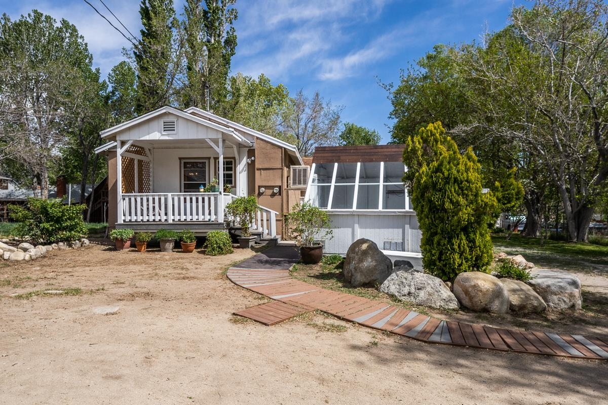 220 Ocean View Road Bishop, CA 93514 - Photo 2 of 42 Gallery Image 2
