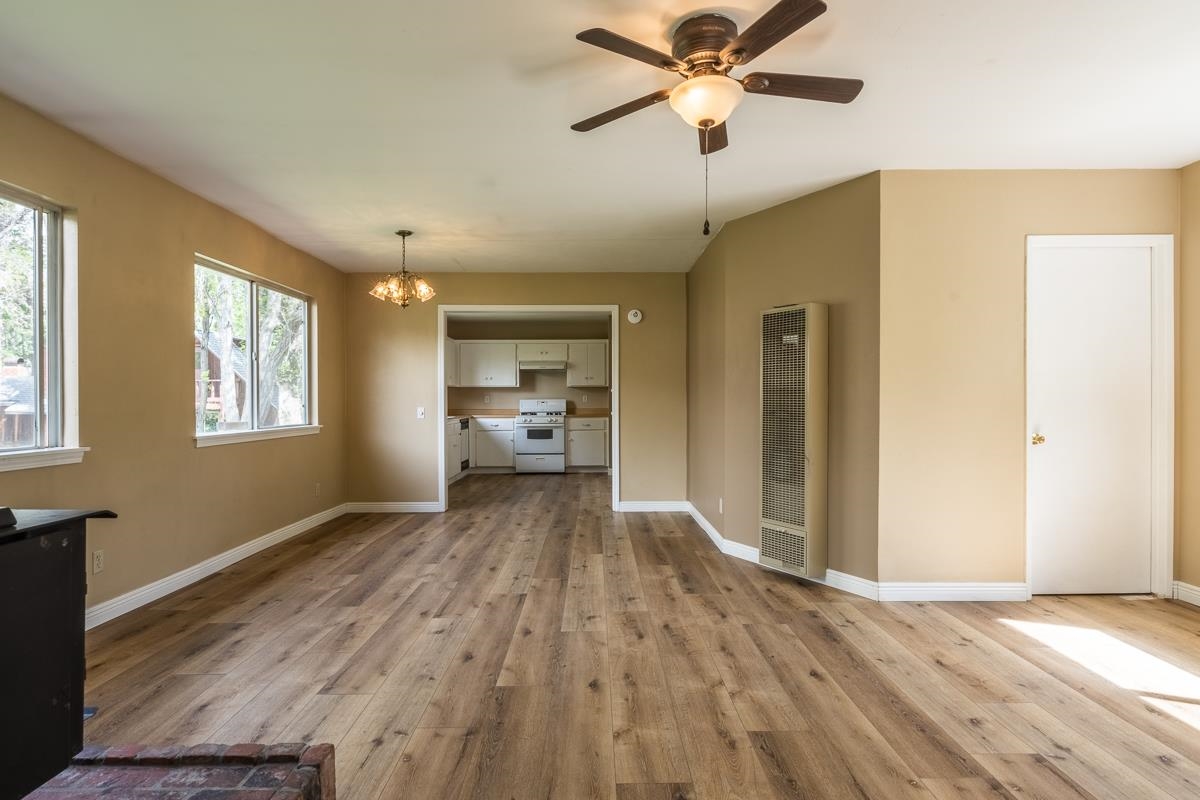 220 Ocean View Road Bishop, CA 93514 - Photo 3 of 42 Gallery Image 3